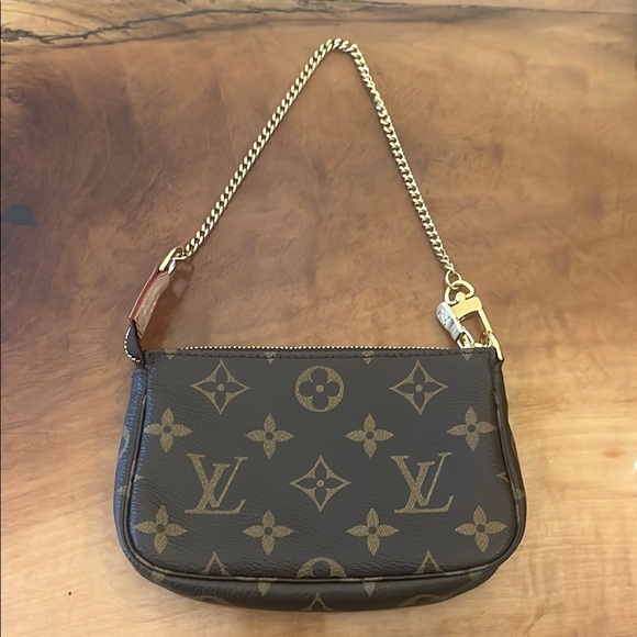 Louis Vuitton mini pochette accessories monogram - Picture 1 of 10